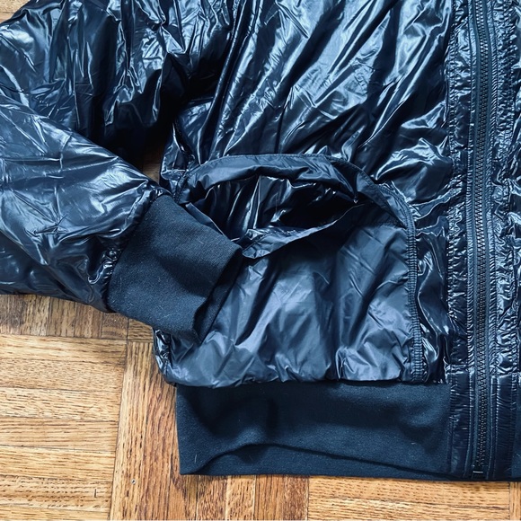 RARE NWOT The North Face reversible faux fur black & white bomber jacket - Picture 4 of 7